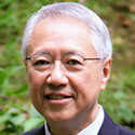 龍炳頤教授
