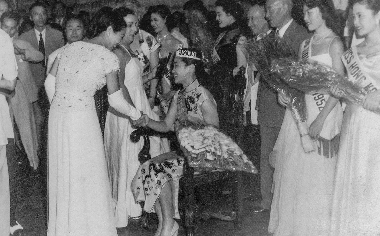 1952年在麗池夜總會舉辦的香港小姐選舉。（圖片來源：鄭寶鴻提供）